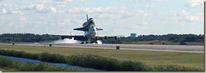 283896main_endeavour_ksc_land
